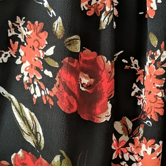 Off the shoulder floral top - Picture 2 of 3